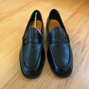 Shop Pêche Black Leather Loafers for Women